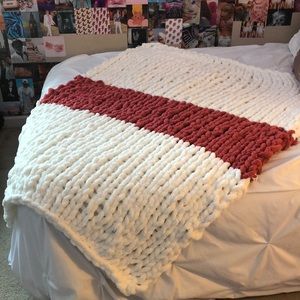 Handmade 2 Color Knotted Chunky Yarn Blanket